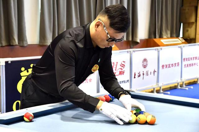 仅显示出她 仅显示出她